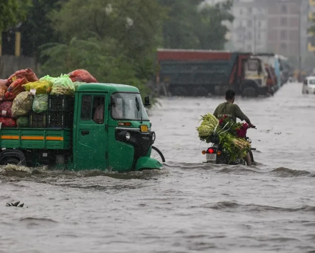 Relentless monsoon downpour paralyzes Delhi-NCR as major roads turn into rivers