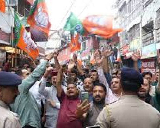 NEET Paper Leak Sparks Congress Protest Outside Shimla BJP Office Raising Political Tensions