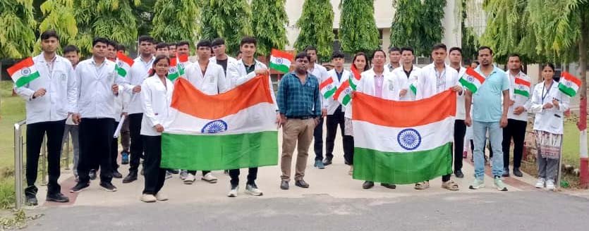 Medical Students Lead Vibrant 'Har Ghar Tiranga' Prabhat Pheri at Mahamaya Medical College