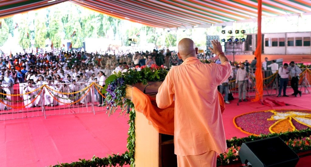 CM Yogi Pays Tribute to Kakori Martyrs, Calls for Unity to Realize 'Viksit Bharat'