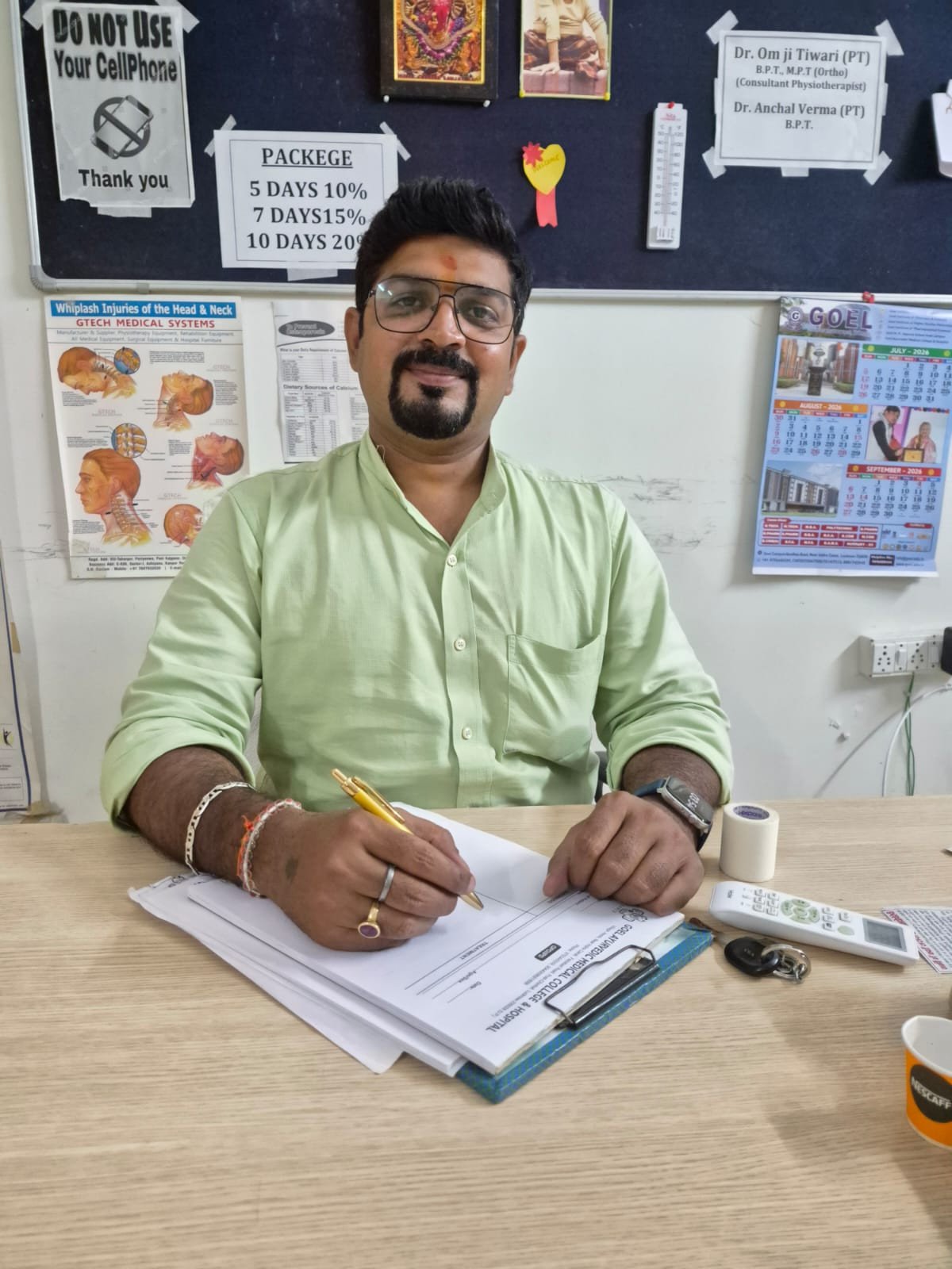 Monsoon Joint Care: Expert Tips to Beat Back and Knee Pain with Physiotherapy