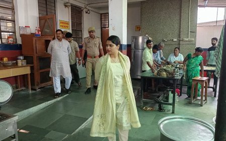 Ambedkar Nagar DM Esha Priya Inspects Jawahar Navodaya Vidyalaya, Urges Students to Pursue Excellence