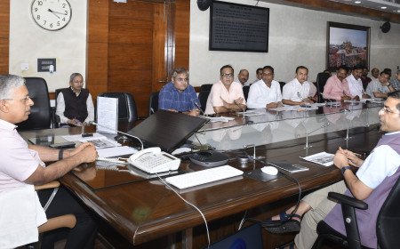 CS SP Goyal Orders Overhaul of UP Secretariat: Modernization, Mandatory Digitization, and E-Auction of Scrap