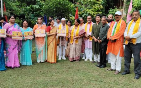 Kanpur Students Mesmerize Audience with Patriotic Performances on 80th Independence Day Celebration