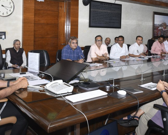 CS SP Goyal Orders Overhaul of UP Secretariat: Modernization, Mandatory Digitization, and E-Auction of Scrap