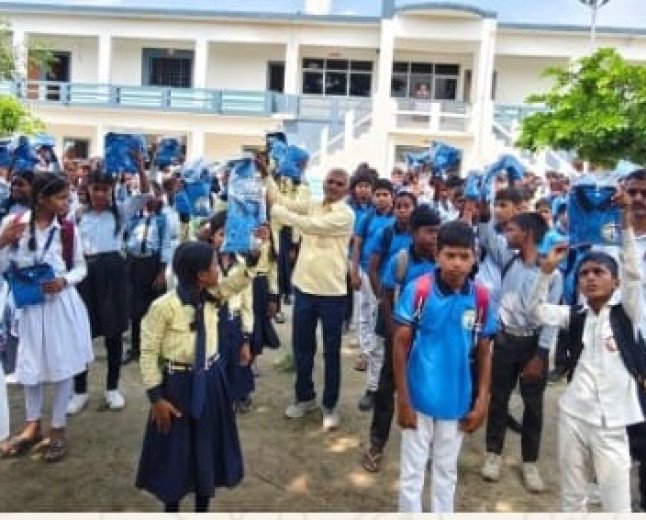 Vaishno Devi Group of Institutions Commemorates Founder Late Dr. Anil Kumar Yadav with Free Uniform Distribution