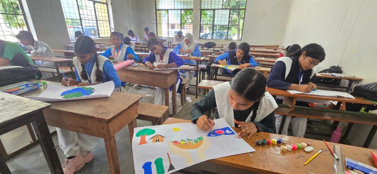 Students Paint Vision of 'Viksit Bharat' in 'Mere Sapno Ka Bharat' Competition Across Ambedkar Nagar