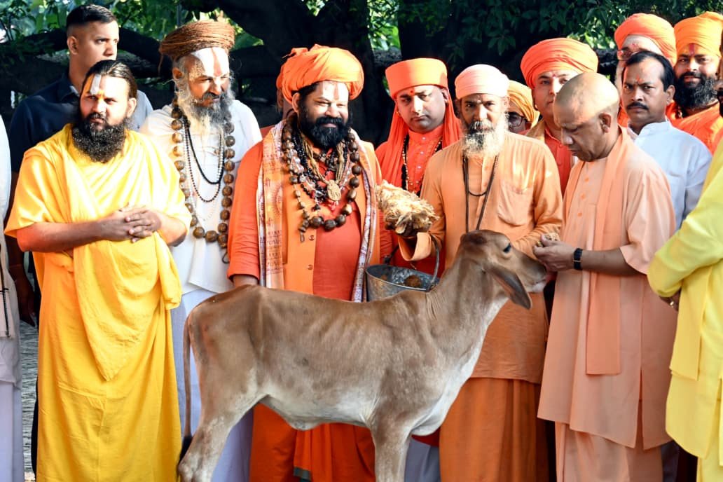 CM Yogi Adityanath Listens to Public Grievances at Gorakhnath Temple 'Janta Darshan', Inspects Goshala