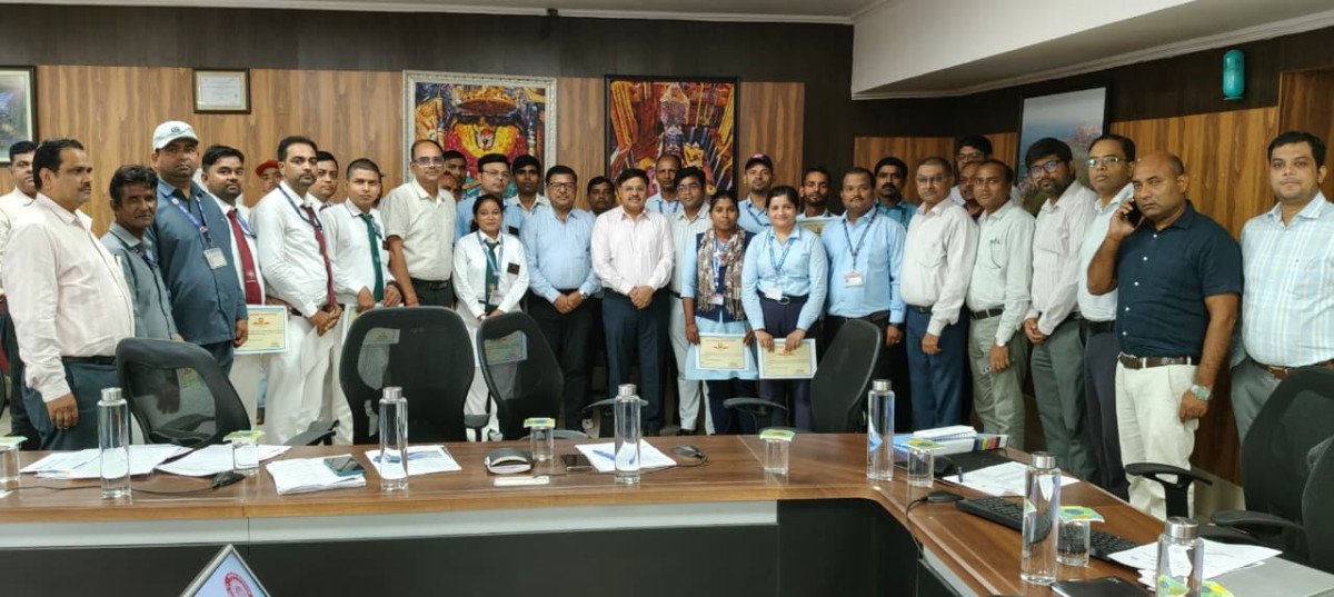 Prayagraj Railway Division Honours 20 Employees with Safety Awards for Vigilant Duty
