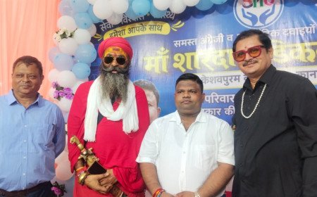 Actor Rohitashv Gaur Spread Smiles at Maa Sharda Medical Store's 21st Anniversary Event in Kanpur