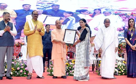 UP CM Yogi Adityanath Issues Appointment Letters to 3,567 Teachers, Enforces Strict Anti-Corruption Directives Under Mission Rozgar