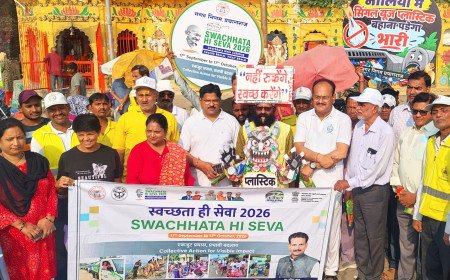 Civil Defense Prayagraj Drives Cleanliness Campaign at Dashashwamedh Ghat for World Cleanup Day