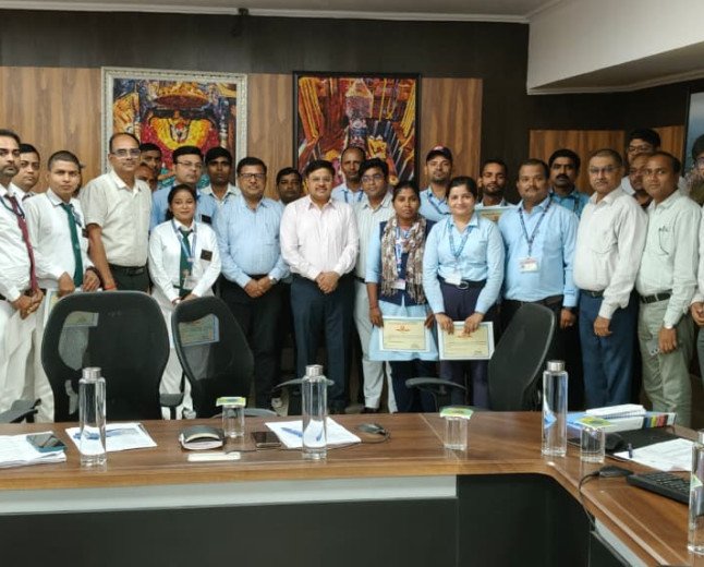 Prayagraj Railway Division Honours 20 Employees with Safety Awards for Vigilant Duty