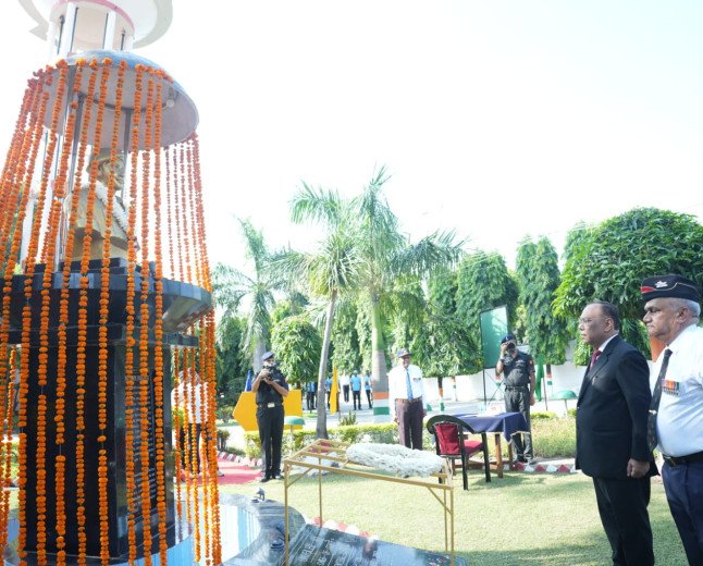 Lucknow Honors 1965 War Hero Major Asharam Tyagi: MVC Memorial Gate Inaugurated at Tyagi Vihar