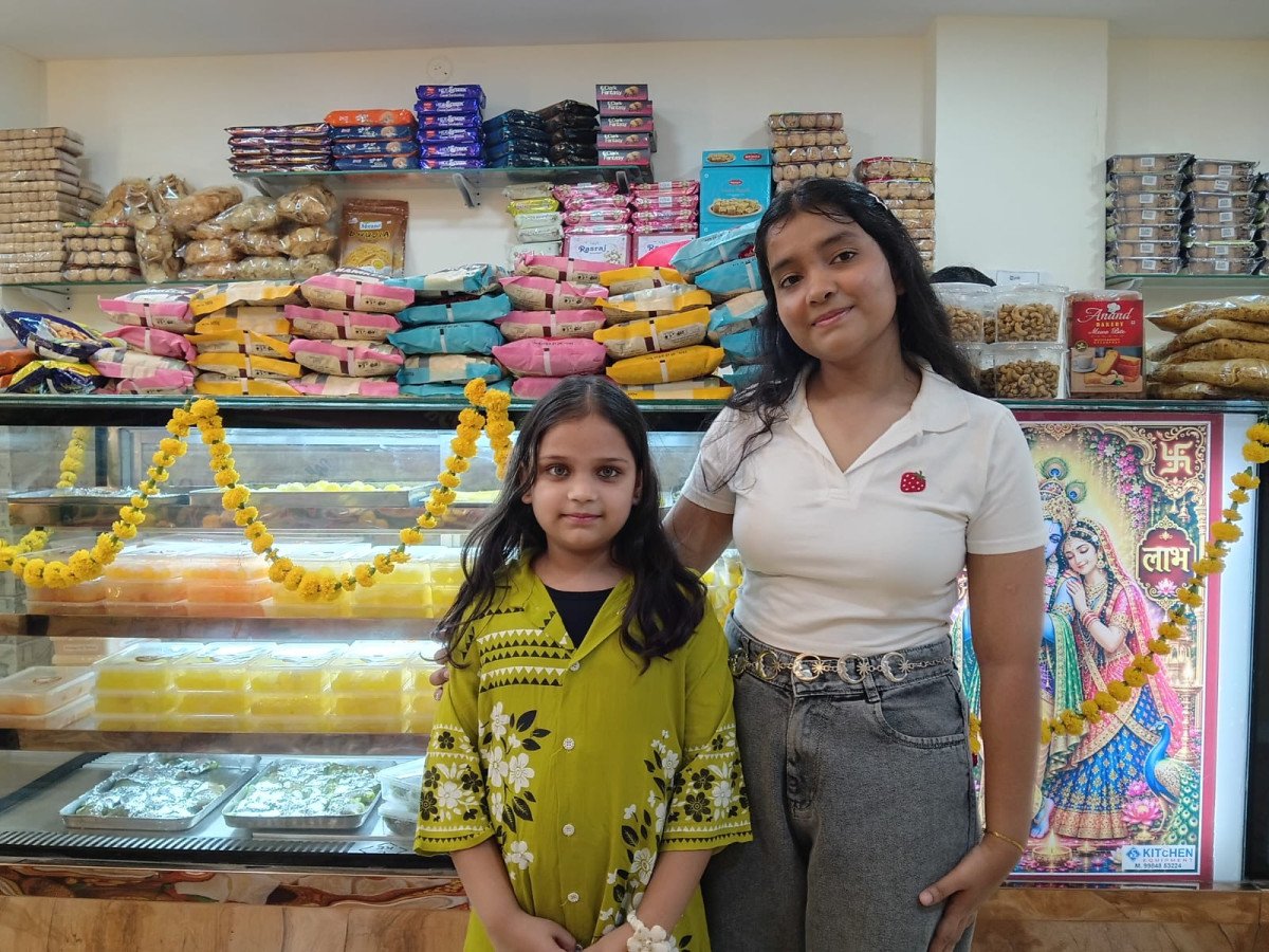 Popular Sweet Maker Ramkumar Gupta Launches 'Pethe Wala' Outlet in Kanpur's Hoolaganj