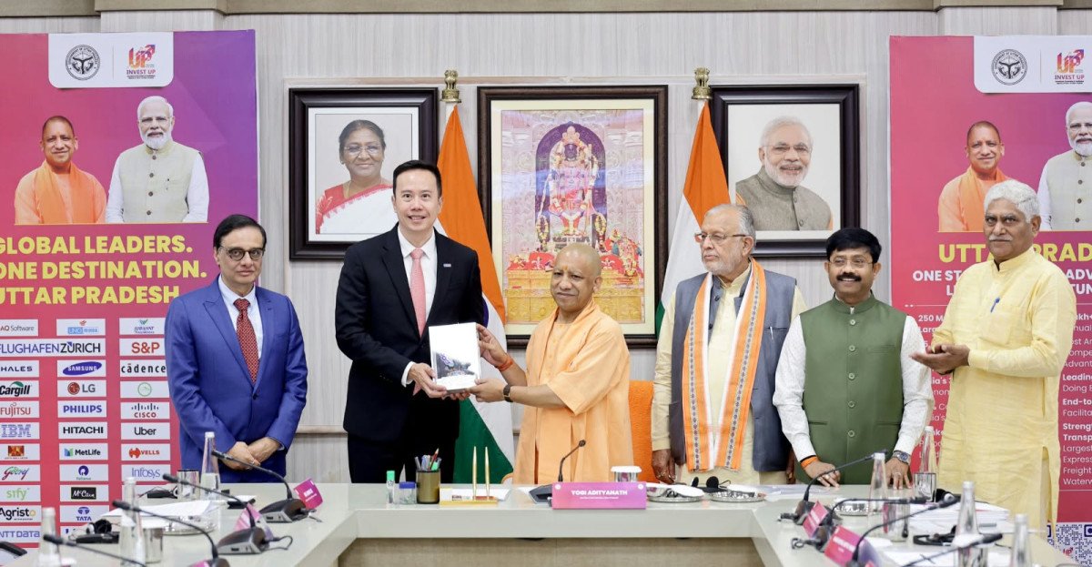 CM Yogi Adityanath Hosts High-Level Singapore Delegation in Lucknow; UP Signs Key MoUs in Agriculture and Waste Management