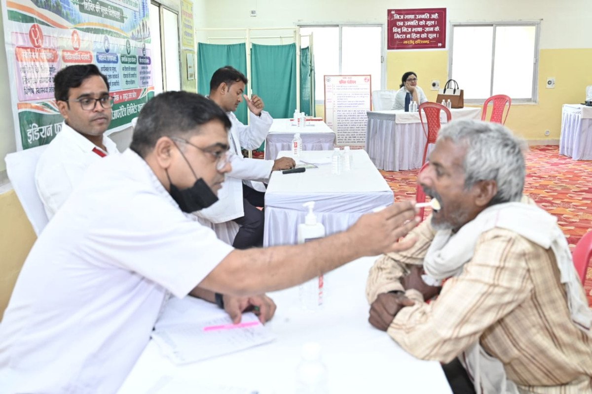 IFFCO Phulpur Unit Organises Health Camp, Over 350 Contract Workers Get Medical Check-Up