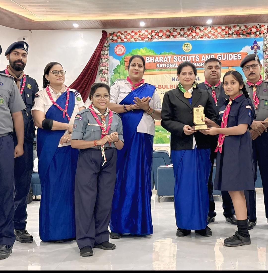 Prayagraj Budding Star Ayesha Alam Shines at National Cub-Bulbul Festival, Bags First Prize in Painting