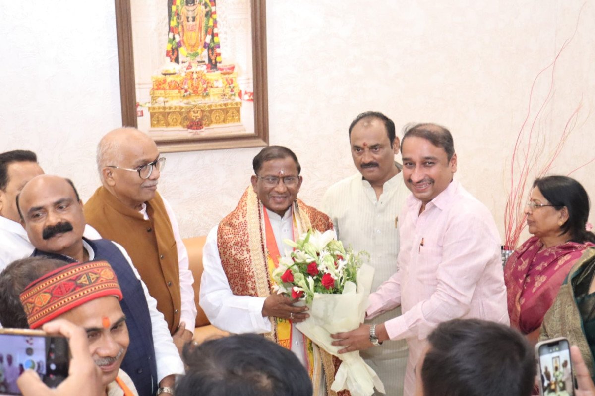 Assam Governor Lakshman Acharya Warmly Welcomed at Prayagraj Circuit House