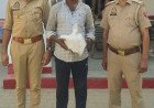 Mathura Police Crack Down on Illicit Liquor Trade; 27-Year-Old Youth Arrested with 22 Country Liquor Pouches