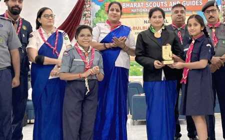 Prayagraj Budding Star Ayesha Alam Shines at National Cub-Bulbul Festival, Bags First Prize in Painting