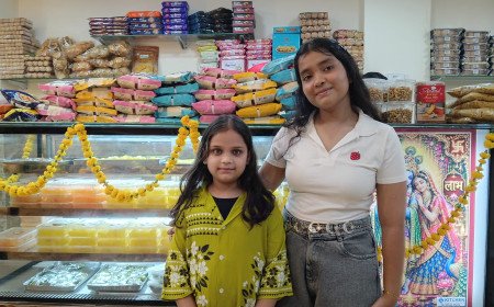 Popular Sweet Maker Ramkumar Gupta Launches 'Pethe Wala' Outlet in Kanpur's Hoolaganj