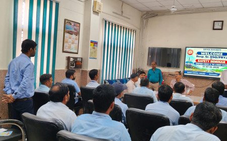Prayagraj Division Holds Safety Seminar at Chheoki Lobby to Strengthen Railway Operations