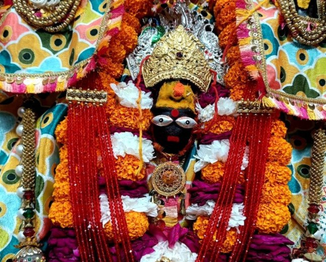 Shardiya Navratri 2026: Goddess Kalyani Manifests as Shailputri on First Day in Prayagraj