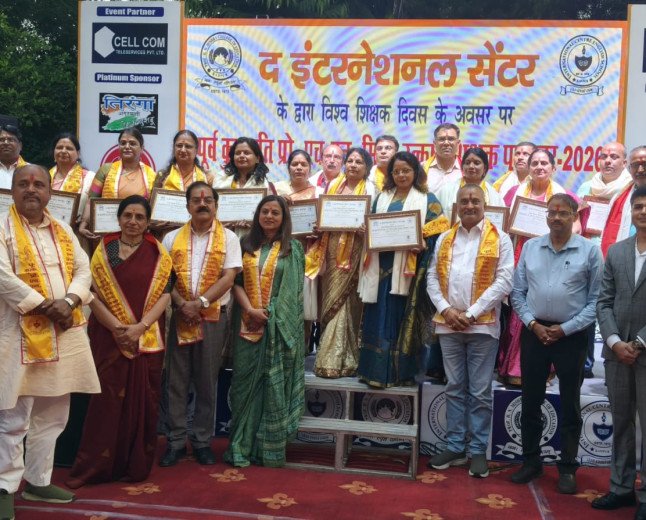 Kanpur Honors Visionary Educators Across Nine Disciplines on World Teachers' Day