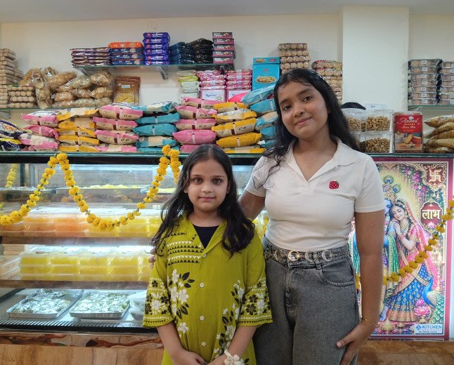 Popular Sweet Maker Ramkumar Gupta Launches 'Pethe Wala' Outlet in Kanpur's Hoolaganj