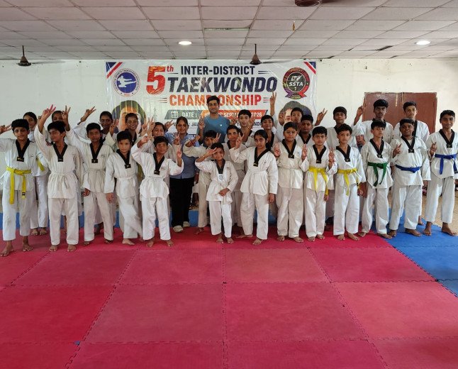 Avadh Collegiate Shines at Inter-District Taekwondo Championship, Bags 28 Medals and Second Place in Team Event
