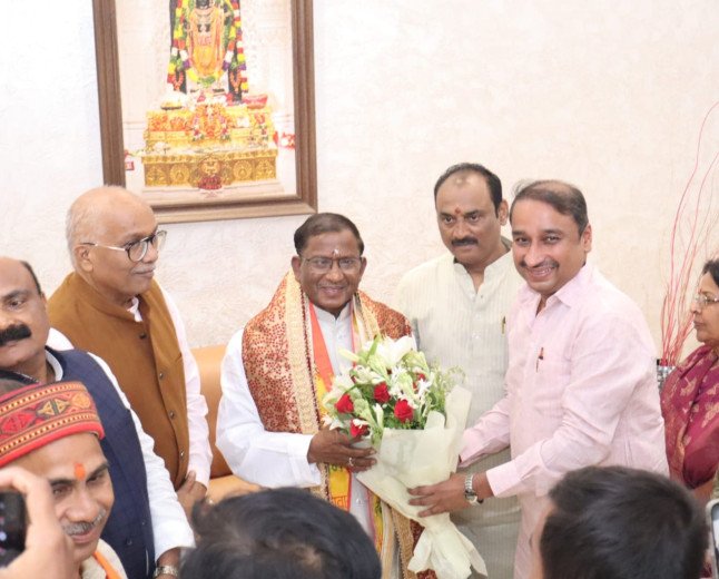 Assam Governor Lakshman Acharya Warmly Welcomed at Prayagraj Circuit House