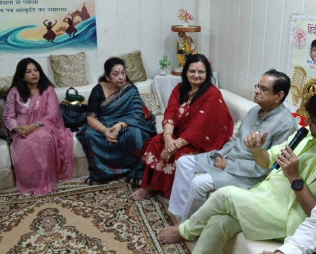 Hindi Sahitya Academi Hosts Grand Kavi Milan in Kanpur